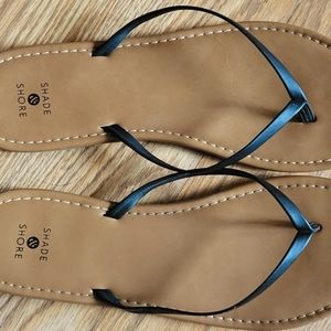 Black shade shore sandals
